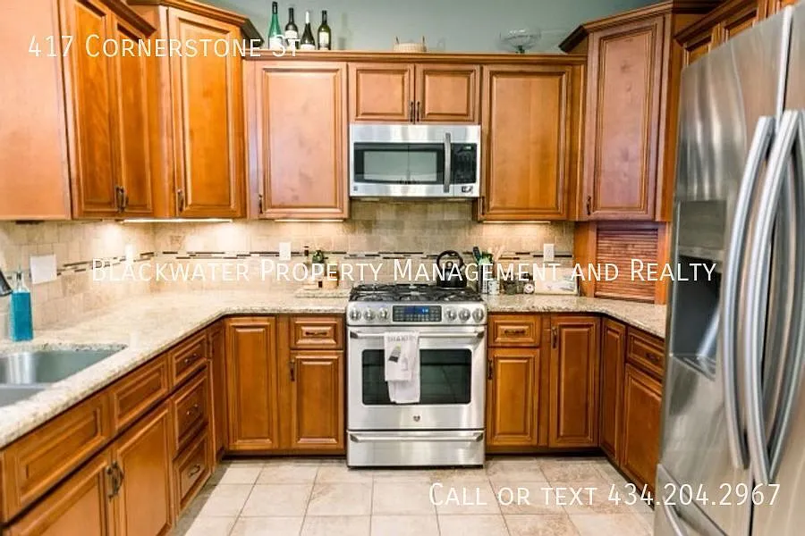 3 Bedroom, 2 Bathroom Cornerstone Single Family Home With Two Car Garage!! — Photo 3
