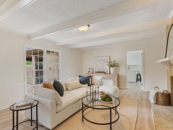 4th image of 2451 Belcher Dr