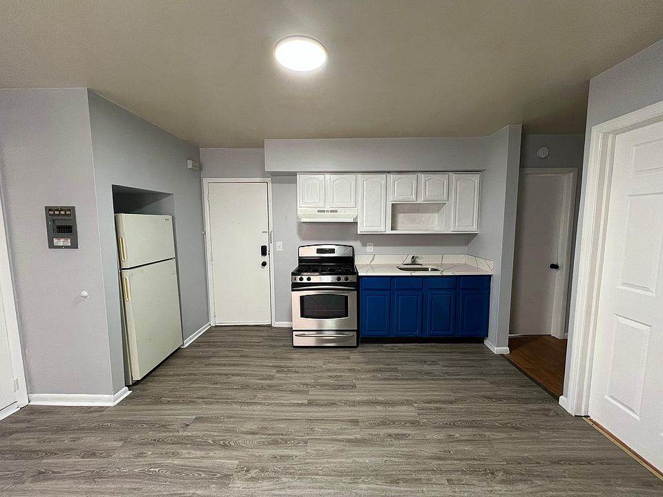 1st image of 334 Broadway #3