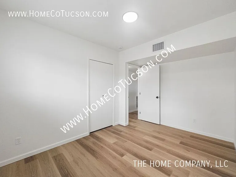 5123 Paseo Las Palmas — Photo 20