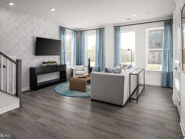 4656 Westfields Blvd, Chantilly, VA 20151