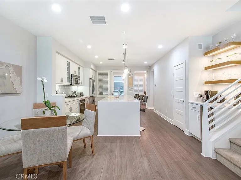 10 Brownstone Way — Photo 7