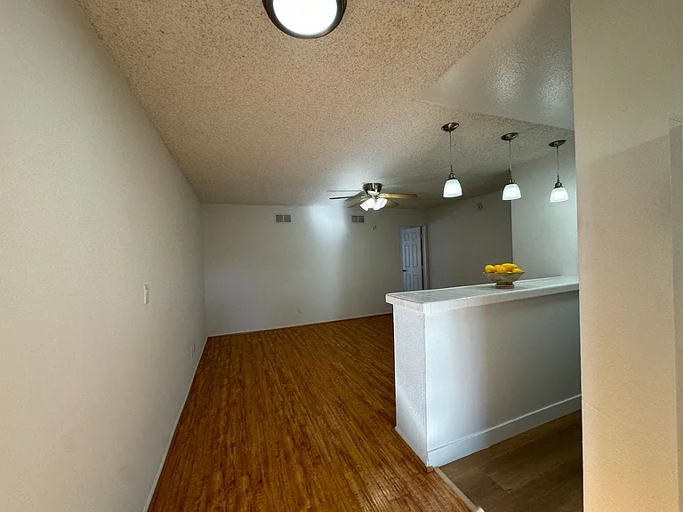 6736 Cleon Ave — Photo 34