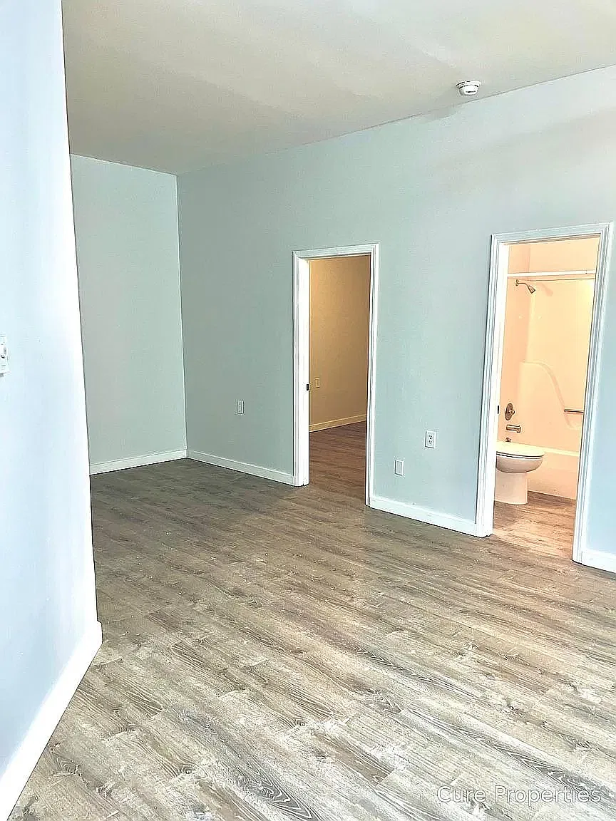 122 N Main St — Photo 4