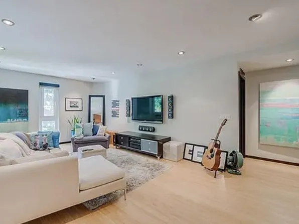 11789 Montana Ave APT 7, Los Angeles, CA 90049