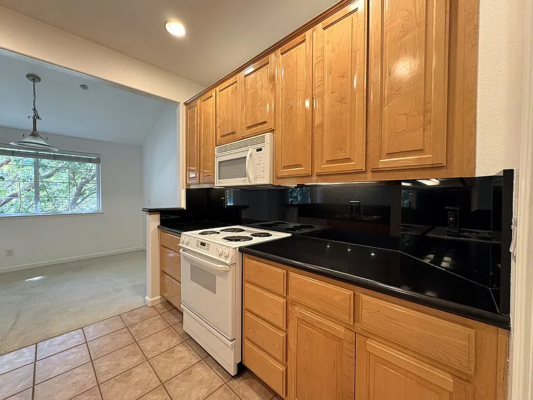 20 Willow Rd #34 — Photo 10