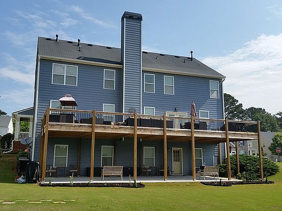 200 Autumn Trail Back Deck