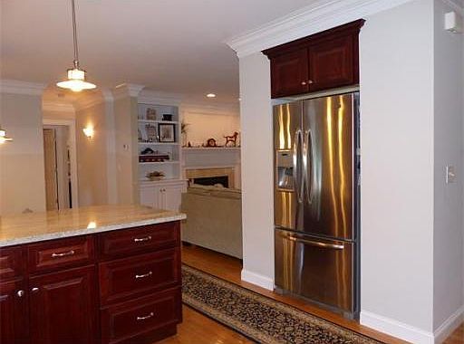 4th image of 34 Belmont St