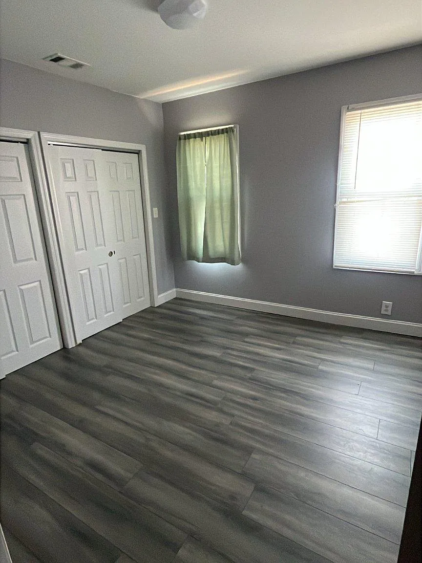 3 bed, 1.5 bath, 1152 sqft, $2,100 — Photo 3