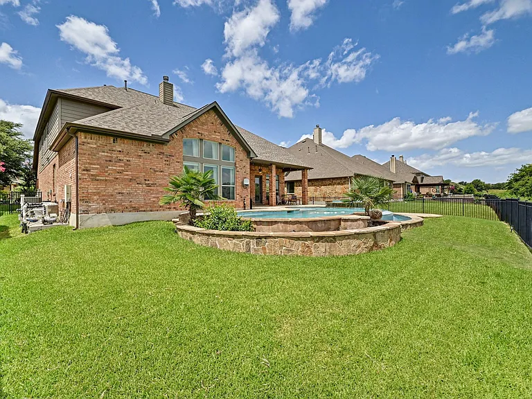 4303 Woodledge Pl — Photo 39