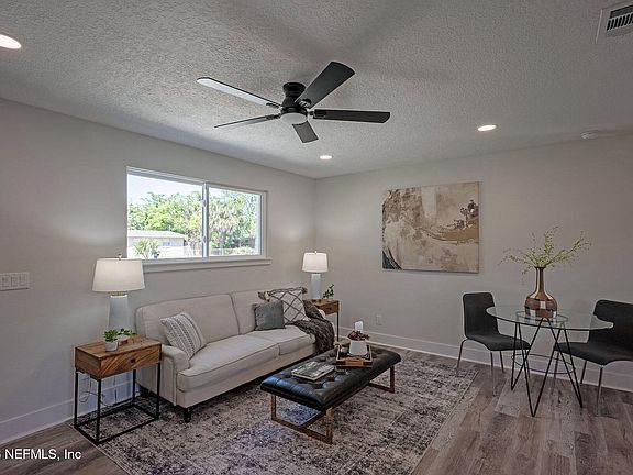 5th image of 740 BONITA Road