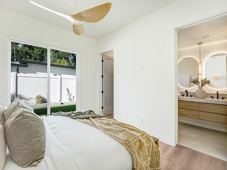5408 Medina Rd — Photo 9