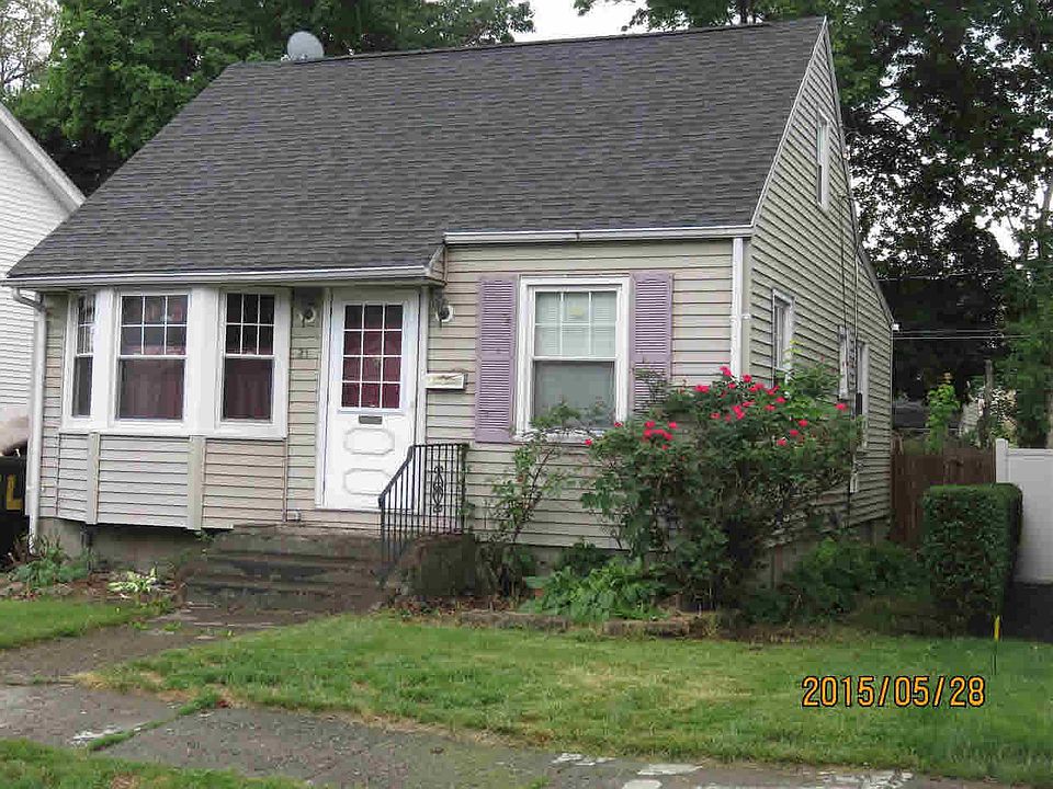 1st image of 21 Roosevelt Pl
