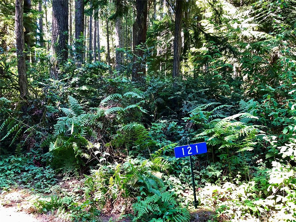 1st image of 121 NE Evans Lane