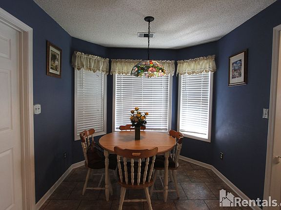4th image of 2031 Spicers Ln