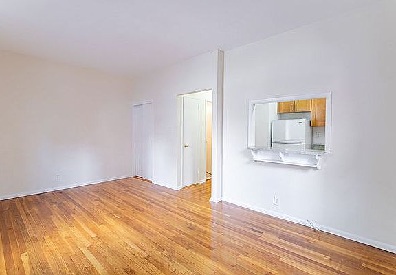 2nd image of 133 E 84th St APT 5C