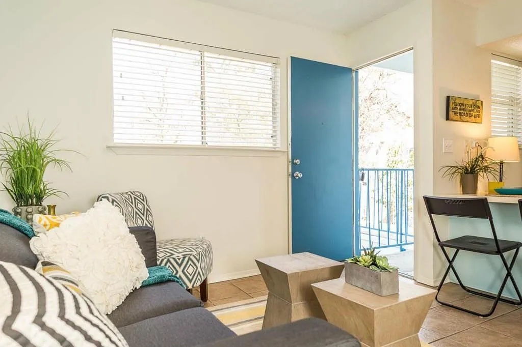 1 bed, 1.0 bath, 400 sqft, $950 — Photo 4