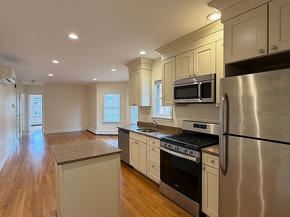 3rd image of 222 Massachusetts Ave