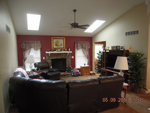 3rd image of 57696 White Pine Ct