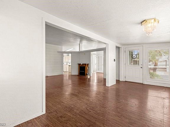 5th image of 5083 Royal Ave