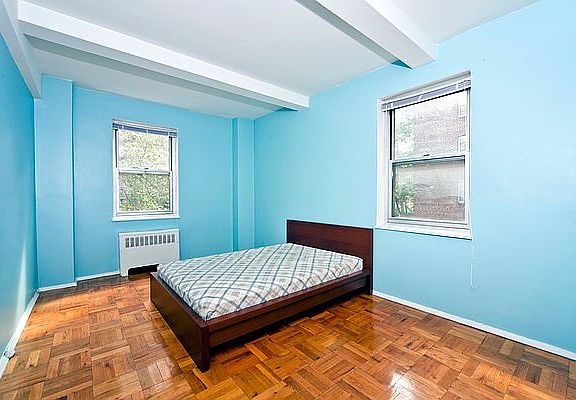 3rd image of 550 Grand St APT H2a