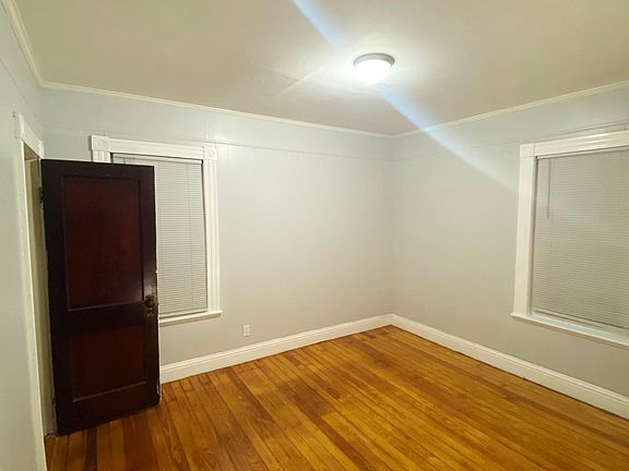 3rd room w/closet