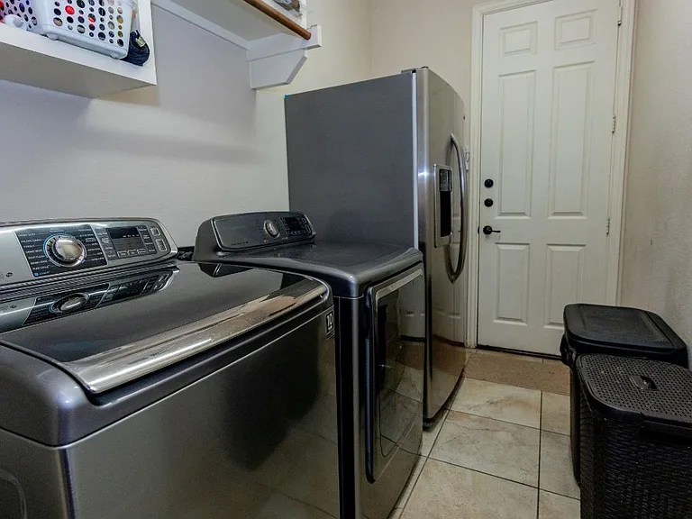 11956 Grandview Dr — Photo 29