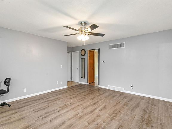 5th image of 4213 62nd St APT 6