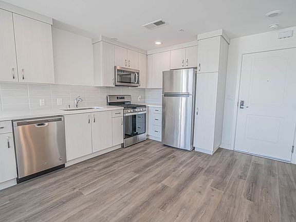 5th image of 26701 McBean Pkwy #215