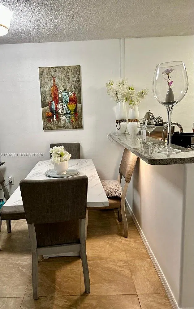 Point Bay North Condo — Photo 3