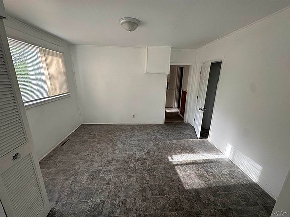 3rd image of 1338 Sears St