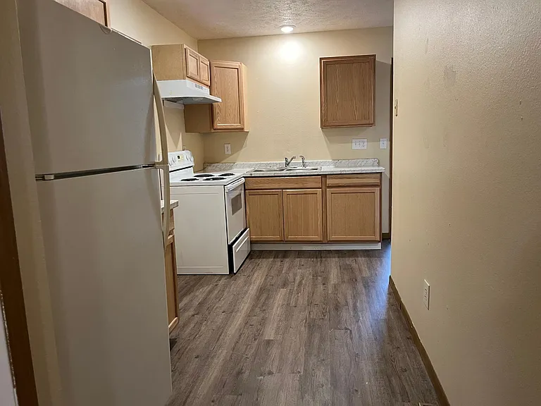 813 W Poplar St #813 — Photo 3