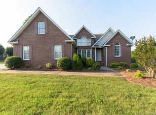 982 Huntington Hills Dr, Lincolnton, NC 28092