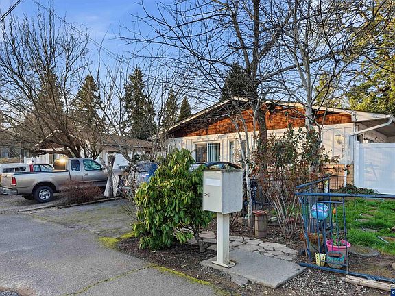 5th image of 1213 Oakhill Ave SE