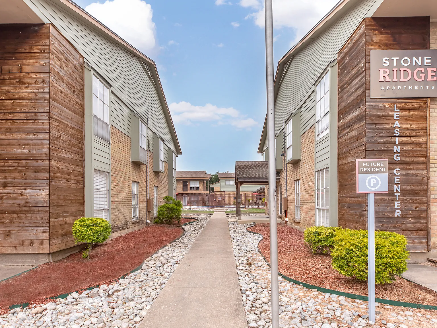 Stoneridge Apartments — Photo 3
