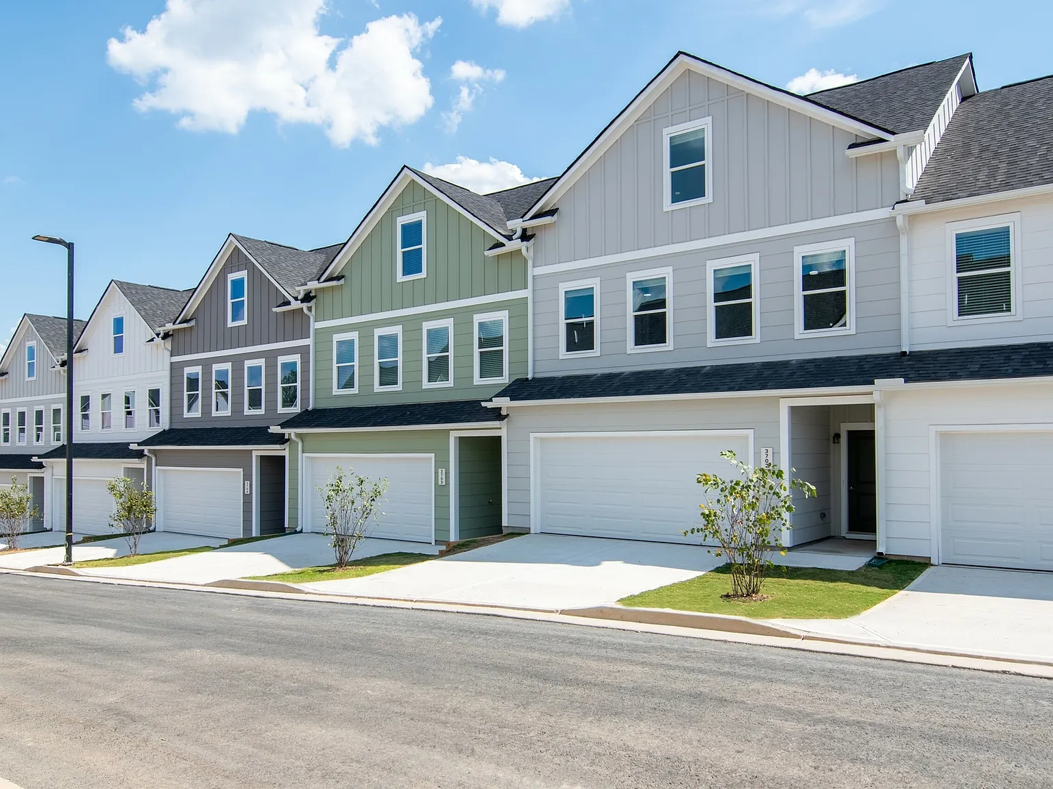 Summerwell Parkway Village — Photo 4