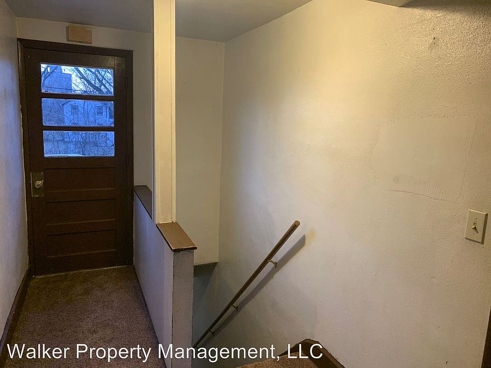 1st image of 412 Center Ave