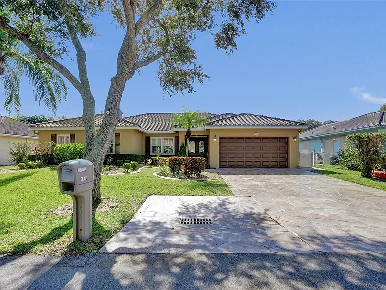 4142 NW 58th Dr — Photo 2