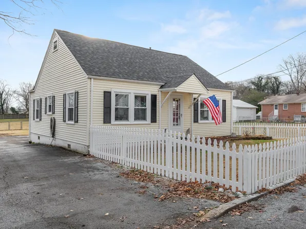 601 Adams St, Fayetteville, TN 37334