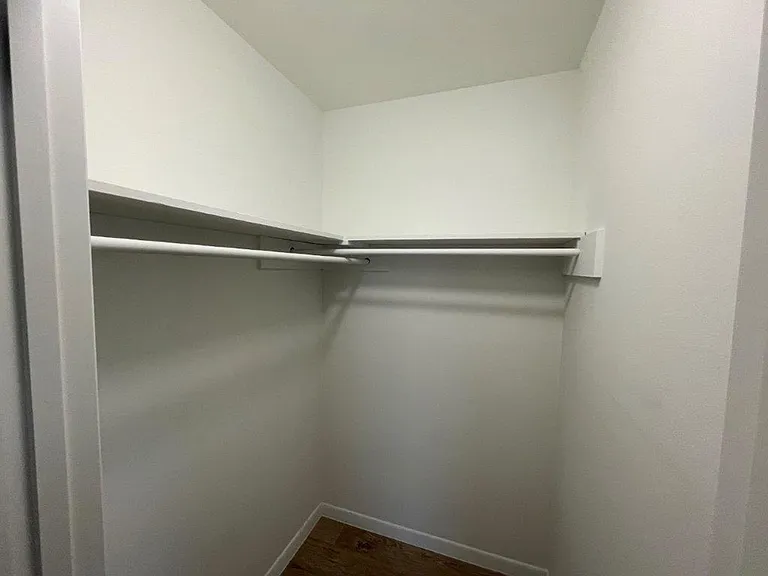 605 Kentshire Cir — Photo 32