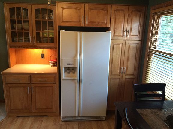 Features pull out shelving