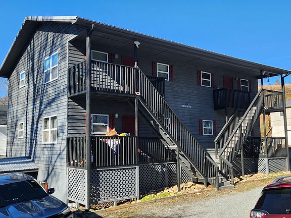 2nd image of 115 Olive St #5
