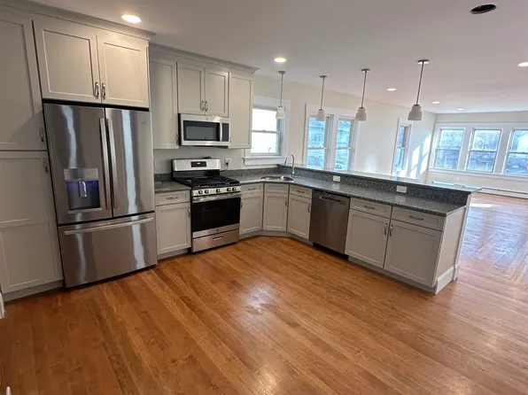 176 Hillside Ave #2, Pawtucket, RI 02860