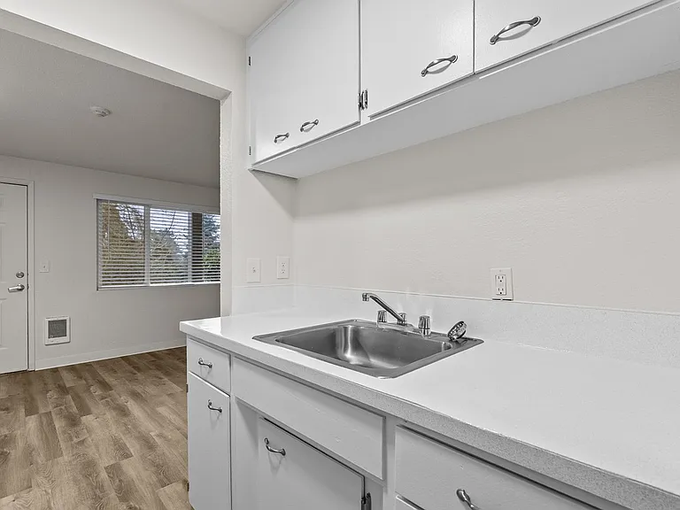 Bayview (105) — Photo 11