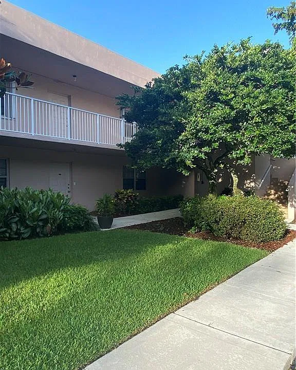 4280 Oaks Ter #101