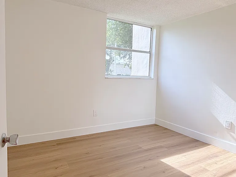 9401 SW 4th St #109 — Photo 11