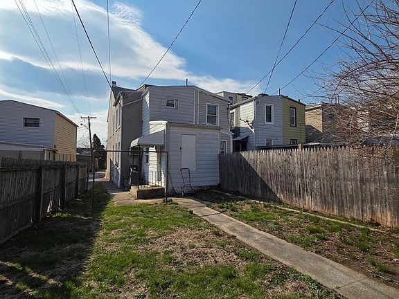 4th image of 333 S 17th St #1/2