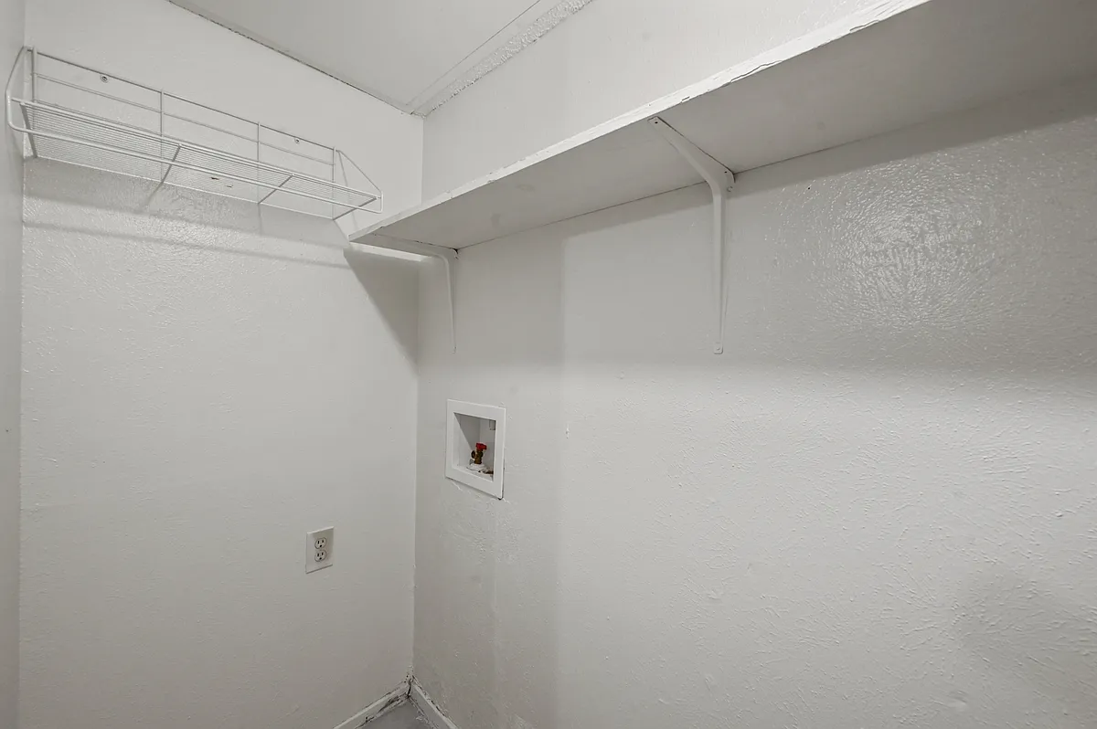 Building Photo - 14800 Enterprise Dr #22D-1