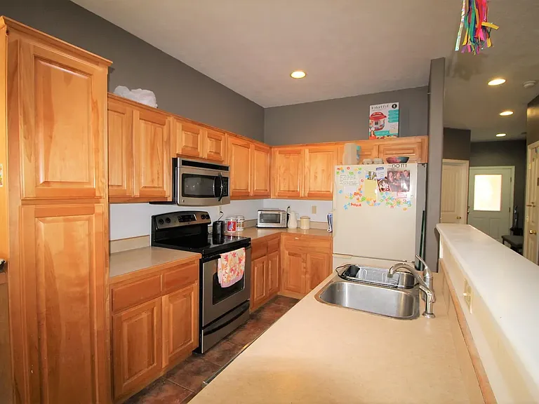 1014 Homestead Rd — Photo 9