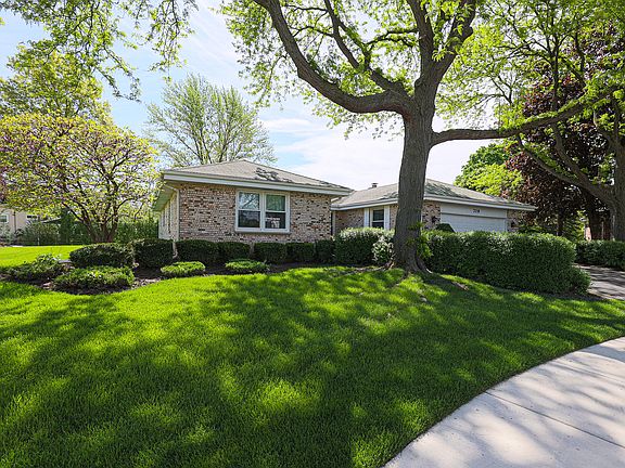 2nd image of 709 Kingsbury Ct